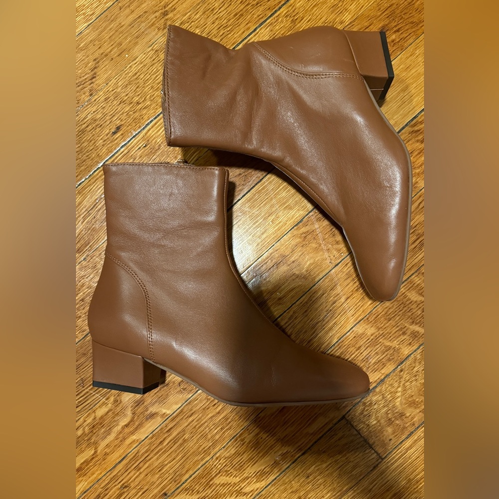 Aquatalia boots worn once